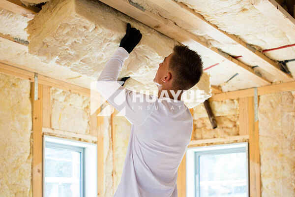 how thick does fiberglass insulation need to be
