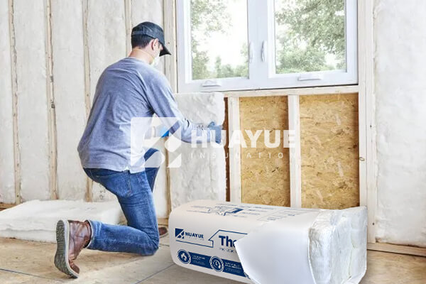 roof insulation installation detail image