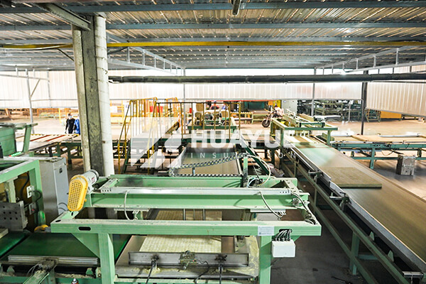 mineral fiber batt insulation in production
