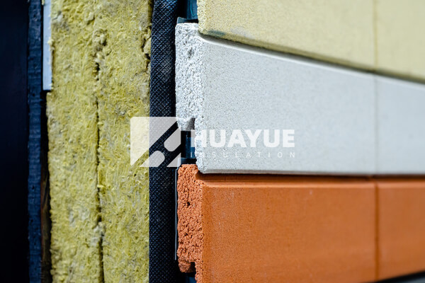 cutaway: cavity wall with rockwool