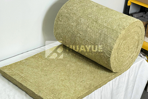 Rock wool blanket roll in flexible mineral-fiber form